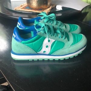 Saucony Kicks• Size 6